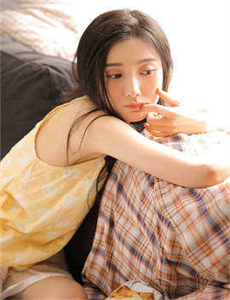 《美女被打开了屁股进去的视频》