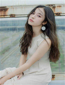 《与亲女洗澡时伦了》