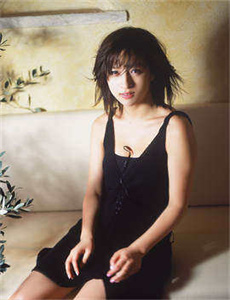 《十六位美女蹲坑撒尿视频》